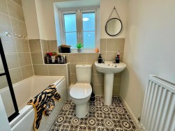 Clos Oakdale, Gellihaf, NP12