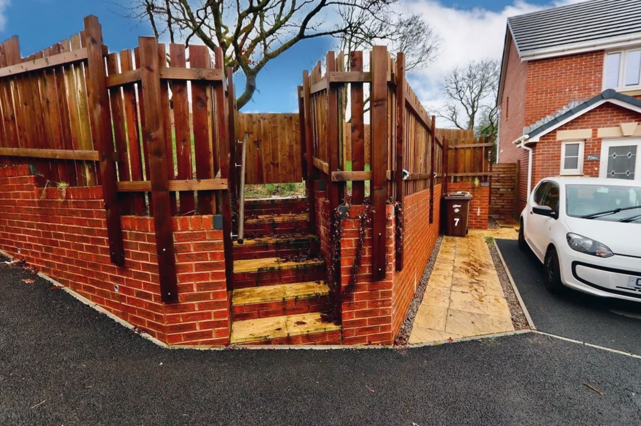 Clos Oakdale, Gellihaf, NP12