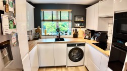 Pleasant Close, Pontllanfraith, NP12