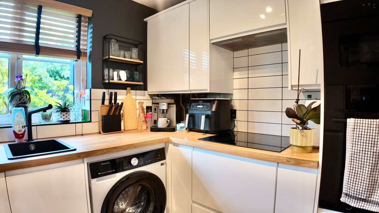 Pleasant Close, Pontllanfraith, NP12