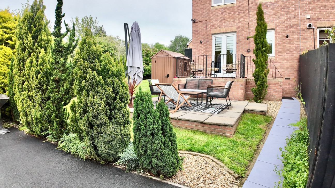 Pleasant Close, Pontllanfraith, NP12