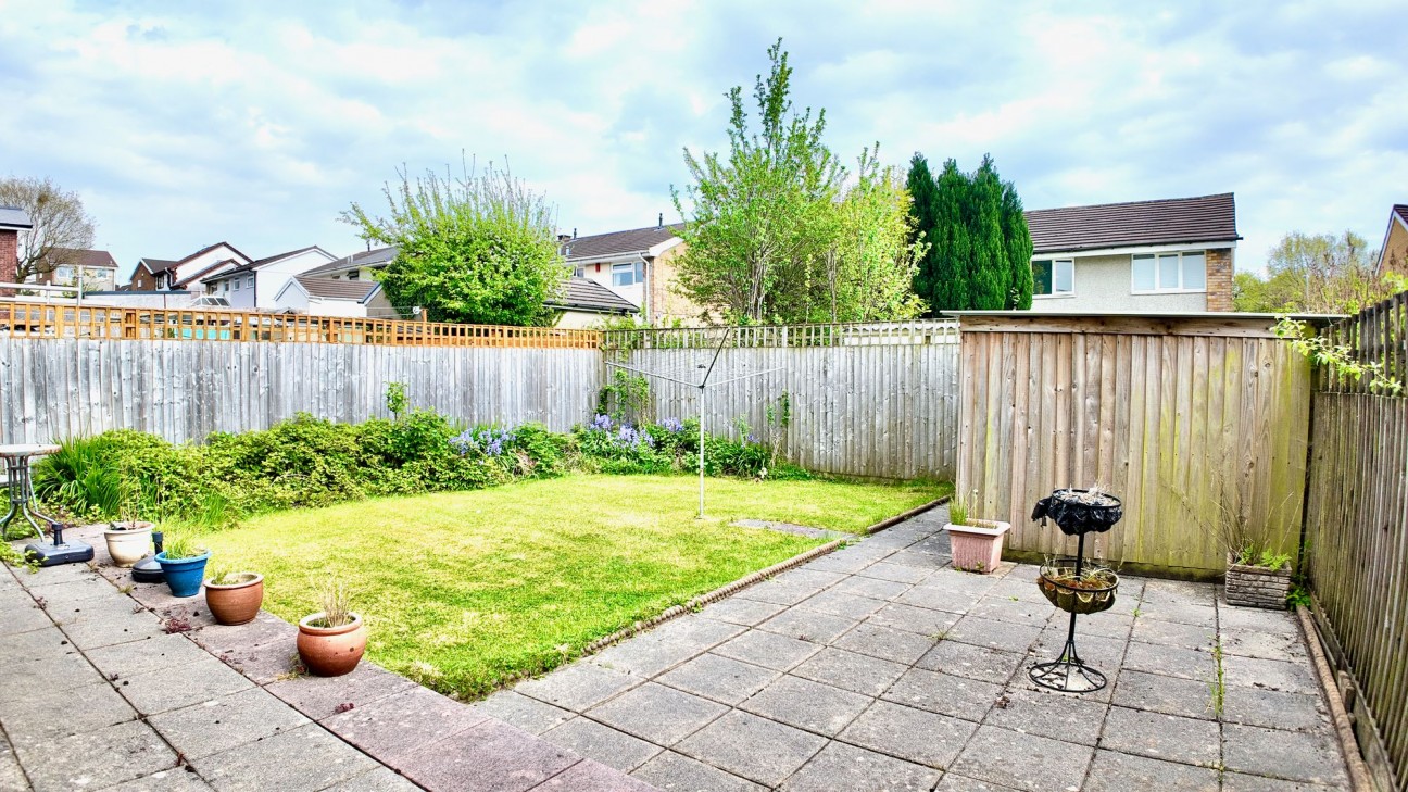 Rolls Avenue, Penpedairheol, CF82