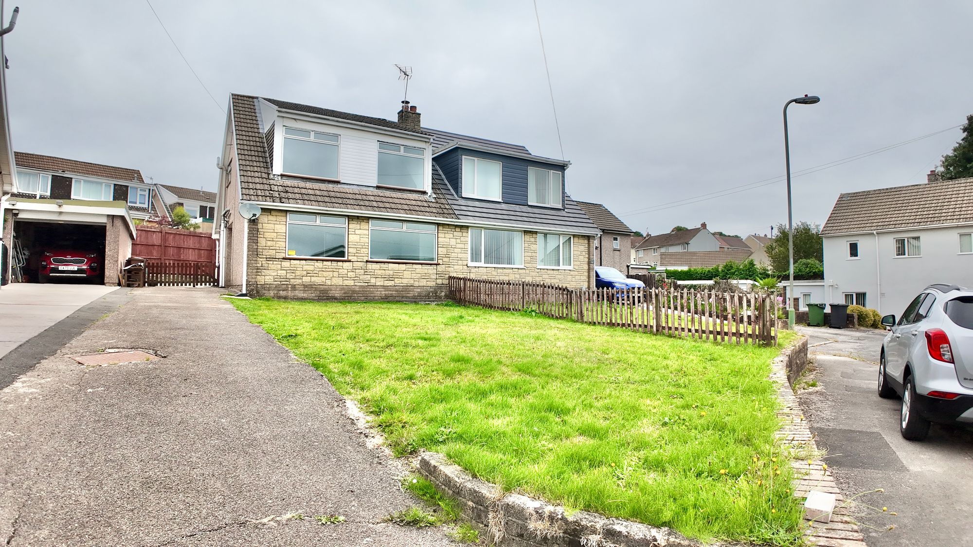 Laburnum Grove, Pontllanfraith, NP12