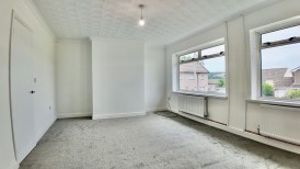 Laburnum Grove, Pontllanfraith, NP12