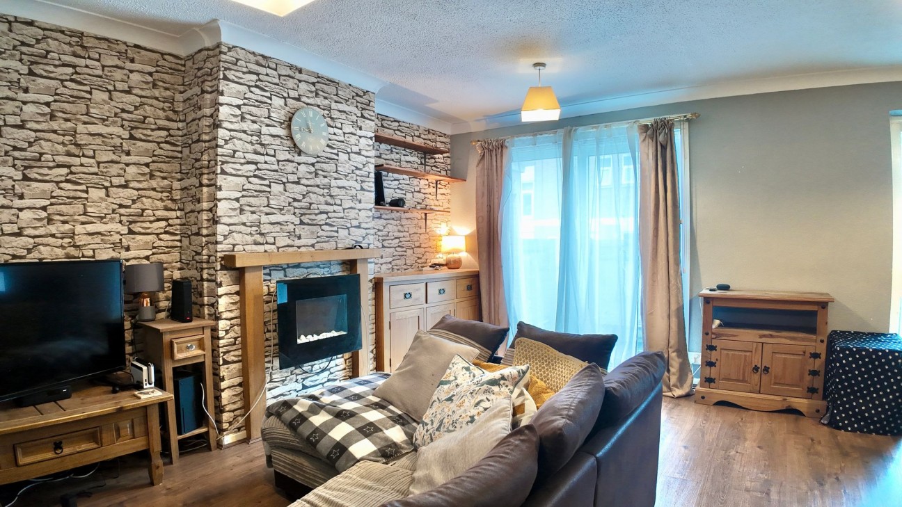 Fields Road, Oakfield, NP44