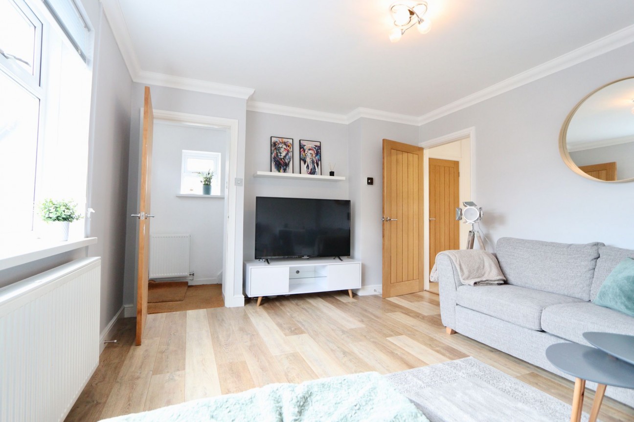 Llwyn-On Crescent, Oakdale, NP12