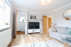 Llwyn-On Crescent, Oakdale, NP12