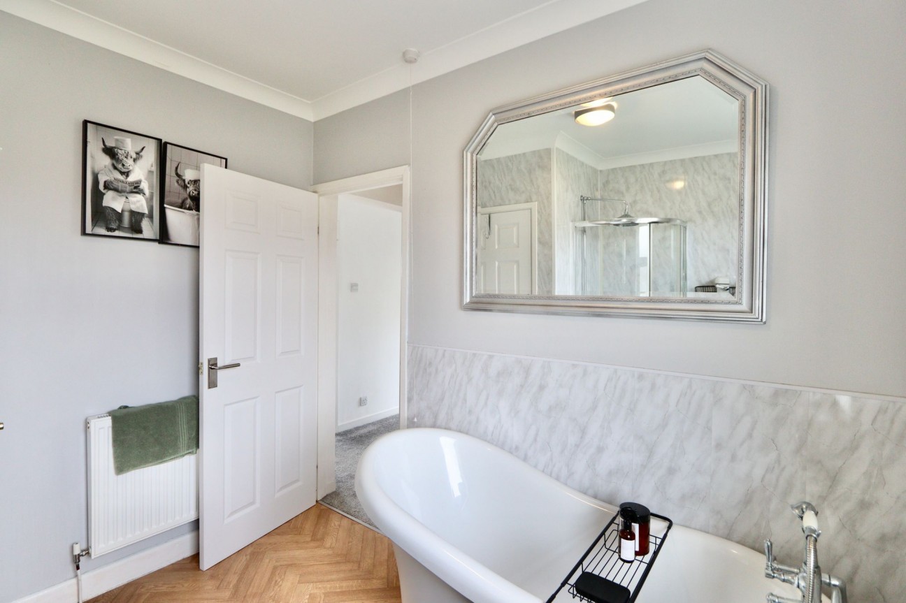 Llwyn-On Crescent, Oakdale, NP12
