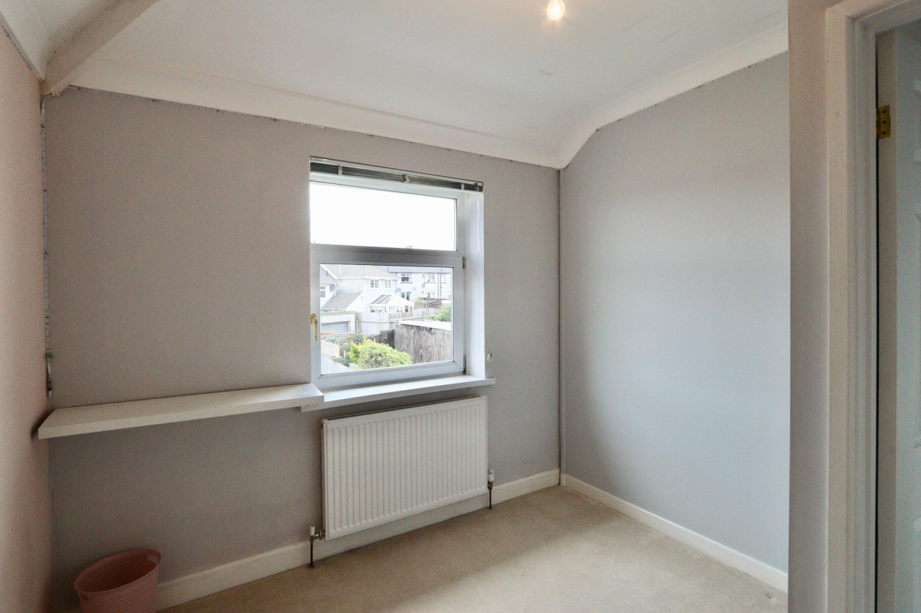 Llwyn-On Crescent, Oakdale, NP12