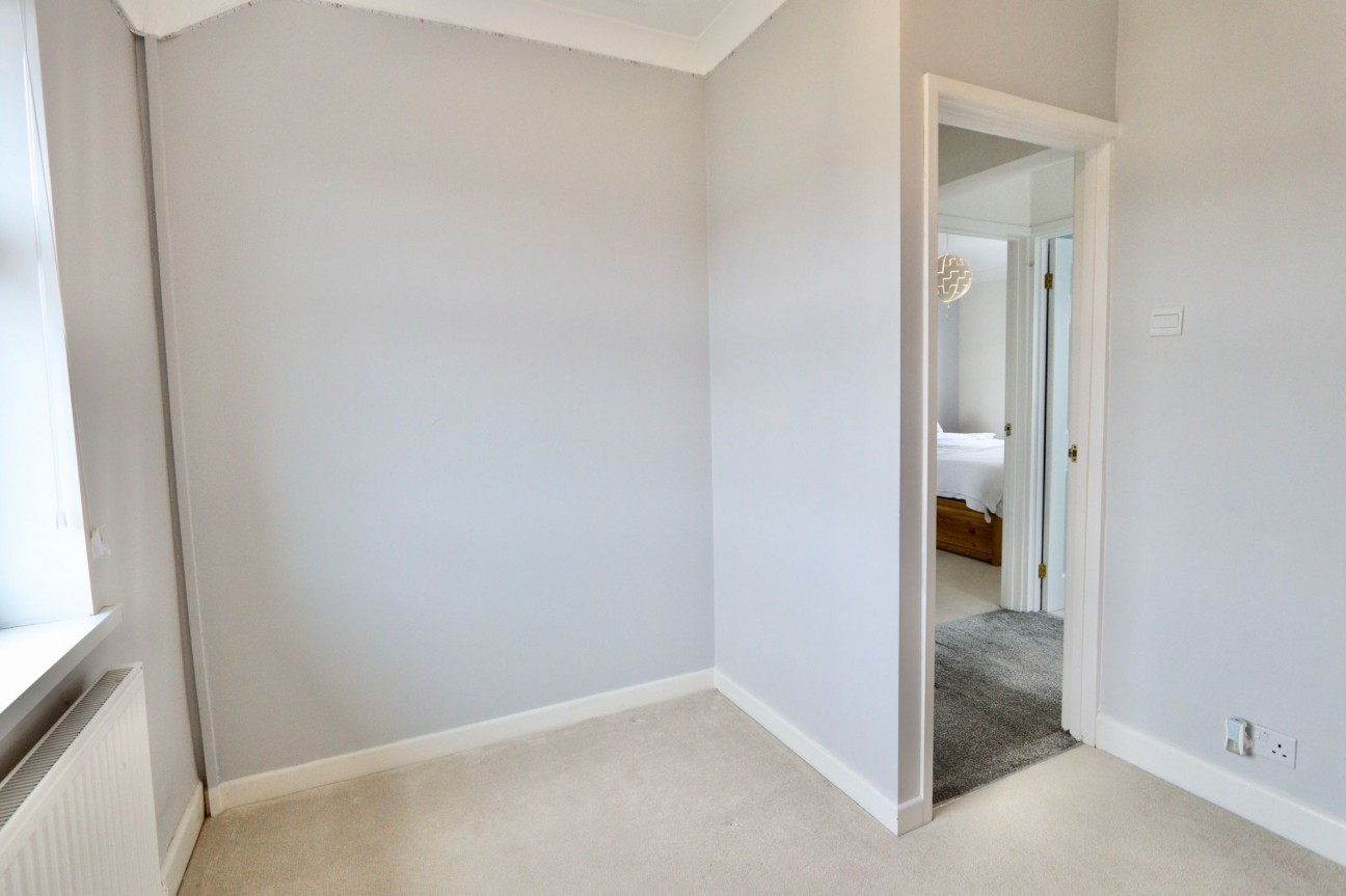 Llwyn-On Crescent, Oakdale, NP12