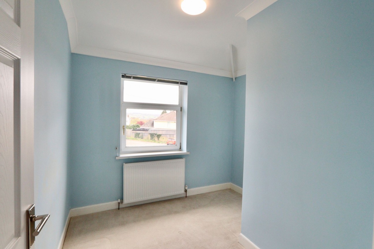 Llwyn-On Crescent, Oakdale, NP12