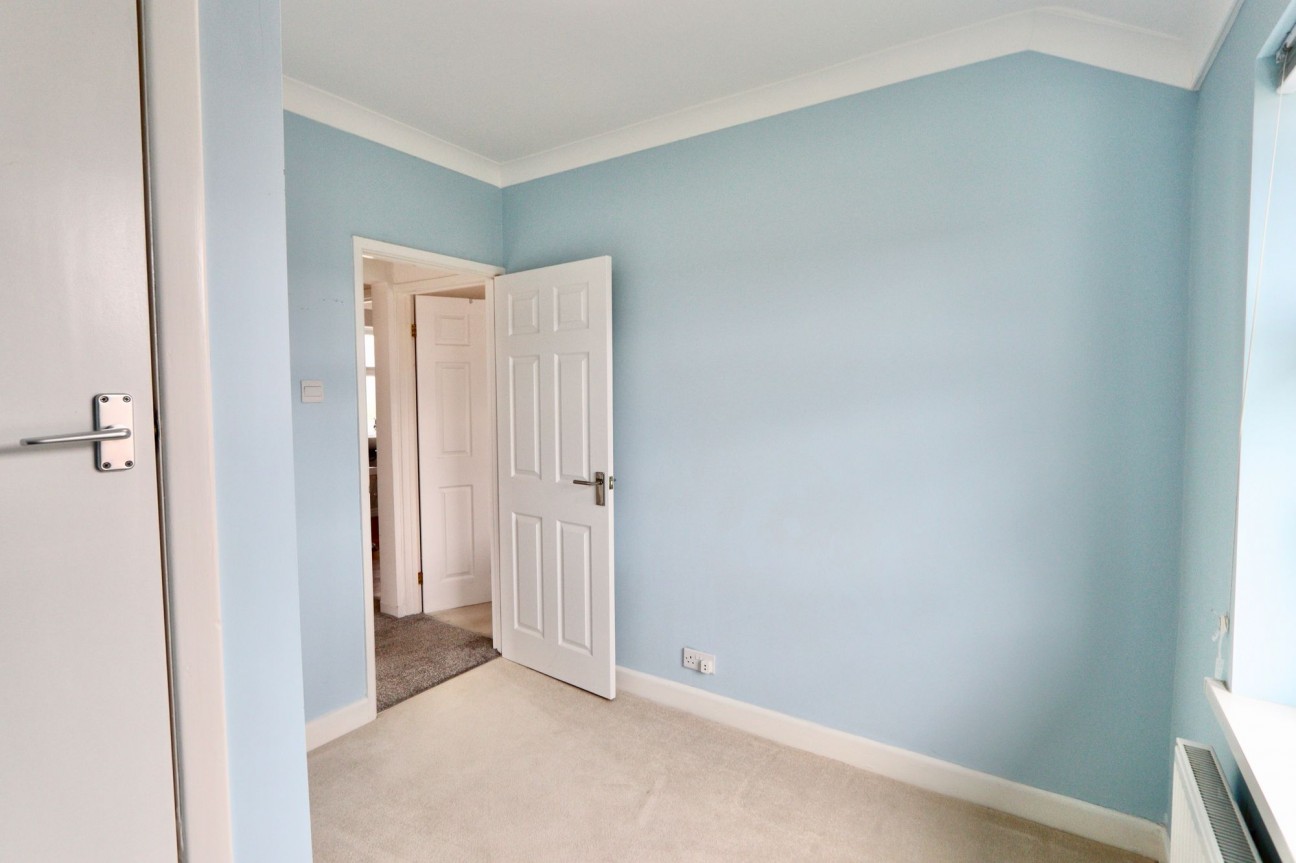 Llwyn-On Crescent, Oakdale, NP12