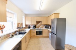 Llwyn-On Crescent, Oakdale, NP12