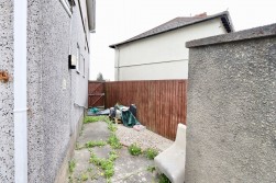 Llwyn-On Crescent, Oakdale, NP12