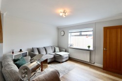 Llwyn-On Crescent, Oakdale, NP12