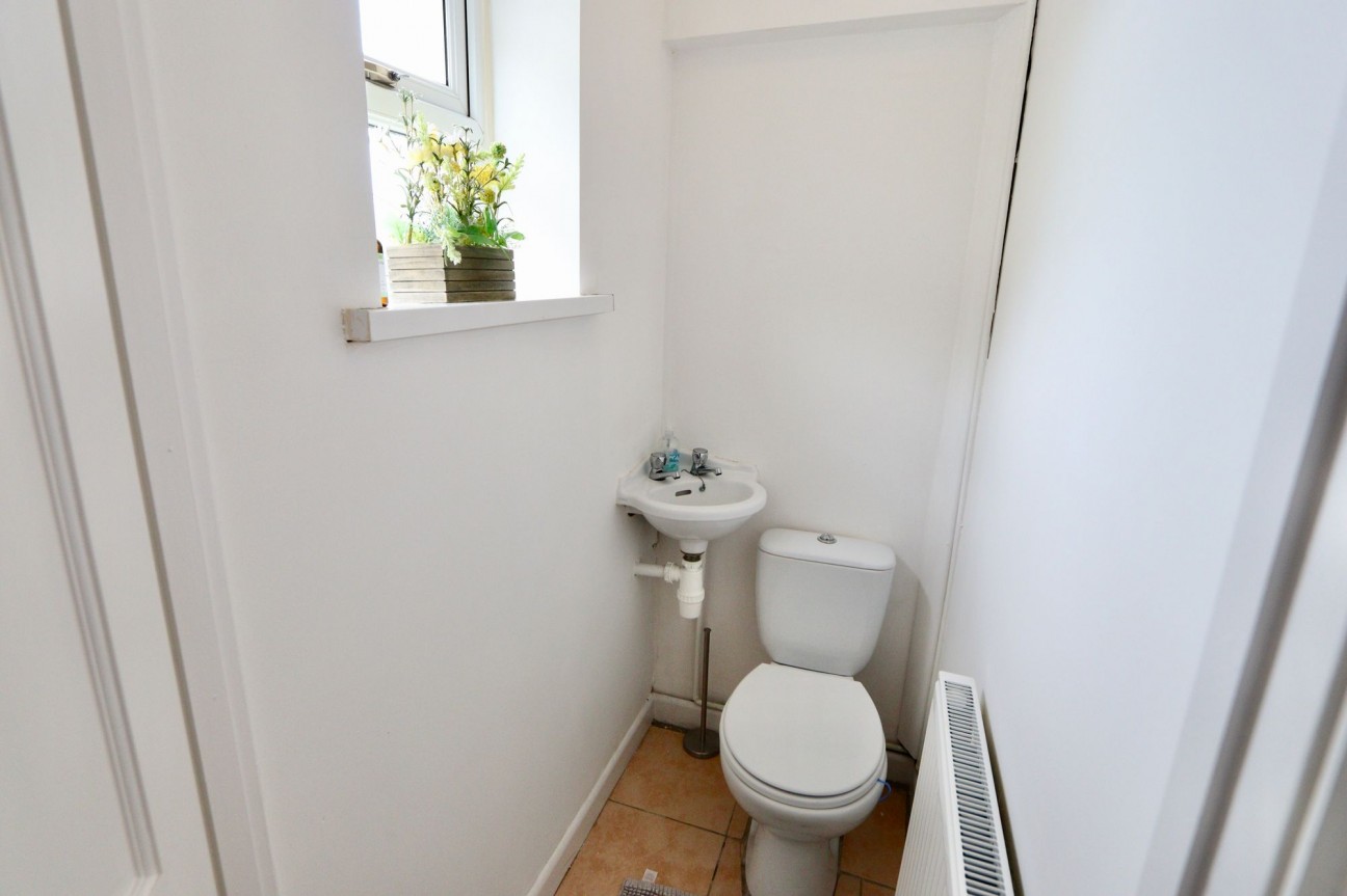 Llwyn-On Crescent, Oakdale, NP12