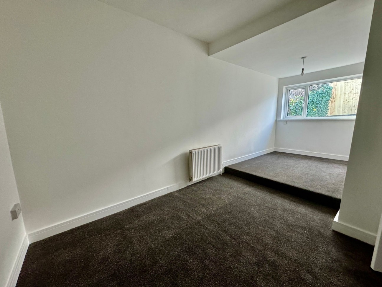 Penrhiwfer Road, Tonypandy, CF40
