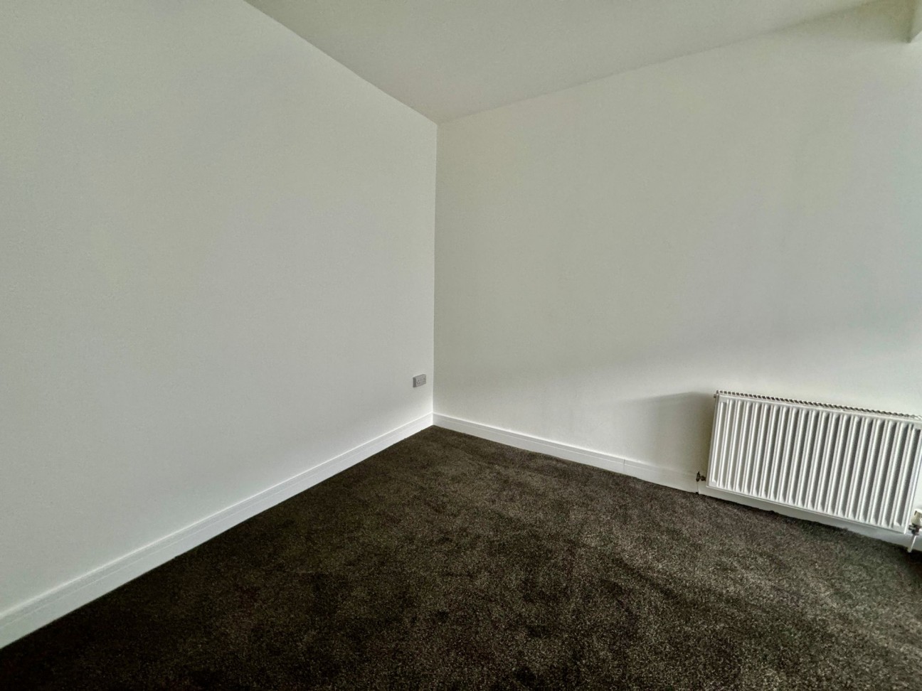 Penrhiwfer Road, Tonypandy, CF40