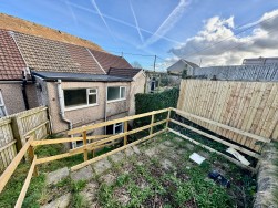 Penrhiwfer Road, Tonypandy, CF40