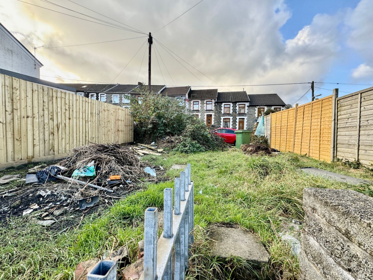 Penrhiwfer Road, Tonypandy, CF40