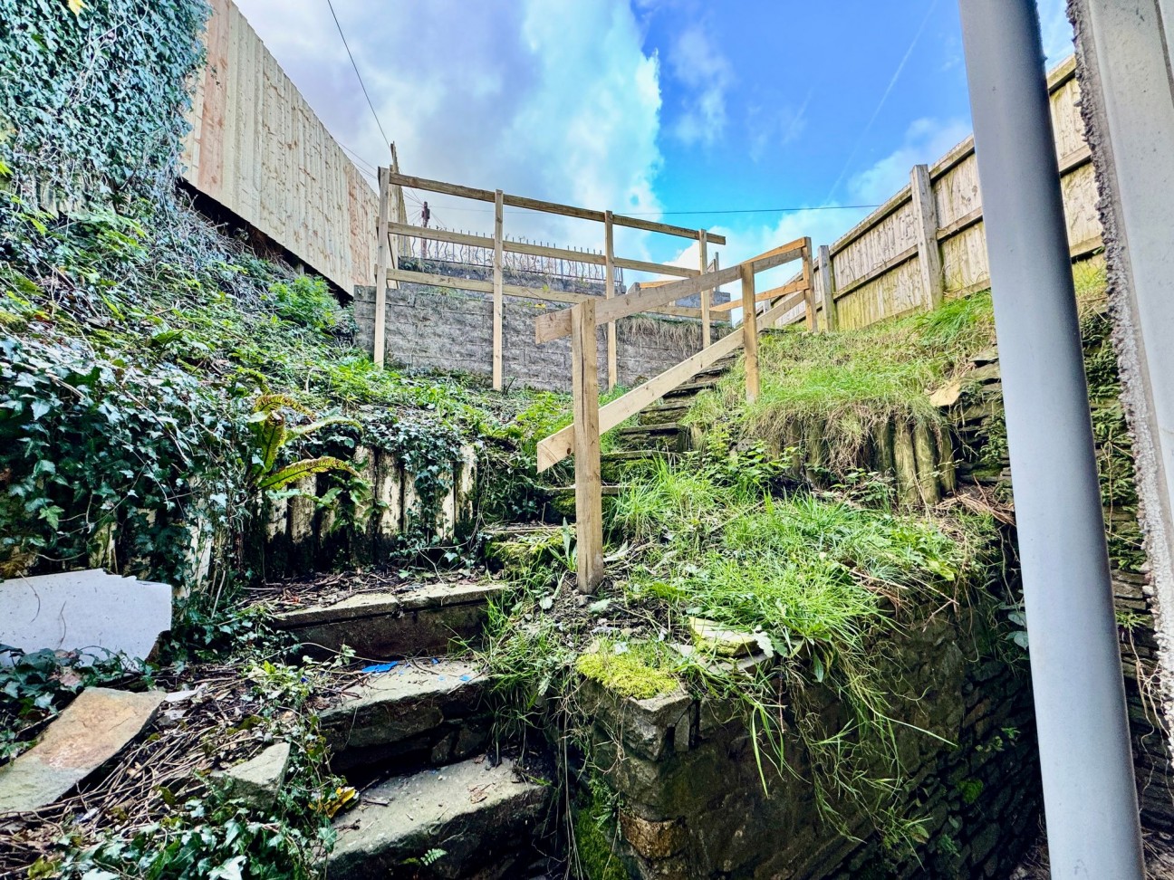 Penrhiwfer Road, Tonypandy, CF40