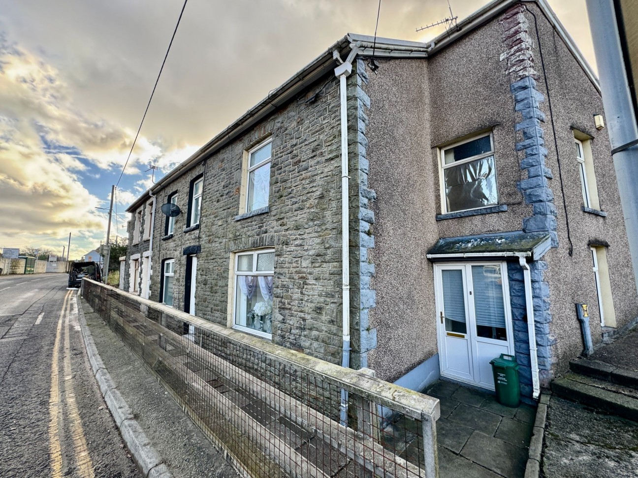 Penrhiwfer Road, Tonypandy, CF40
