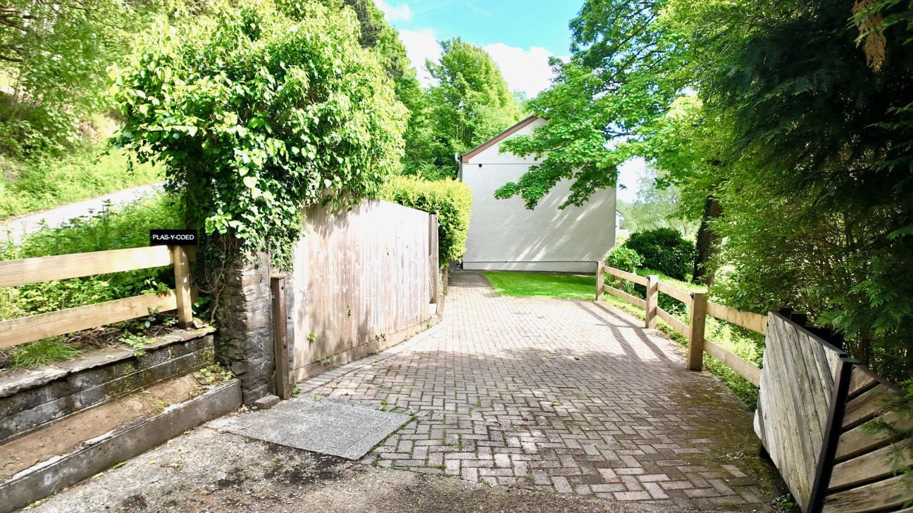 Cefn Road Upper, Deri, CF81