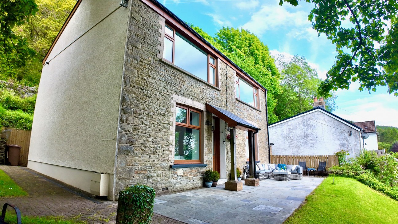 Cefn Road Upper, Deri, CF81