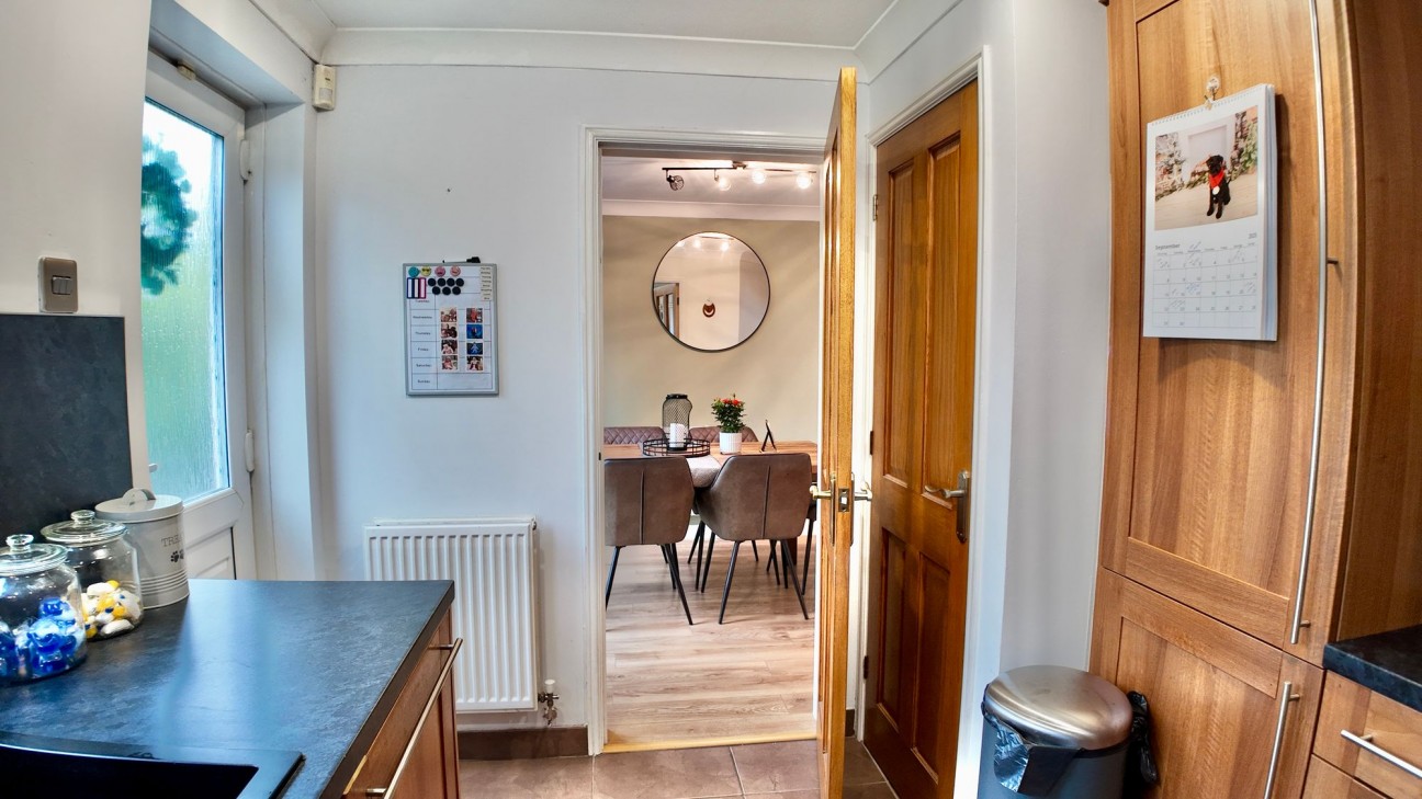 Tir-Berllan, Oakdale, NP12