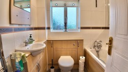 Tir-Berllan, Oakdale, NP12