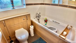 Tir-Berllan, Oakdale, NP12