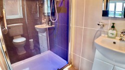 Tir-Berllan, Oakdale, NP12