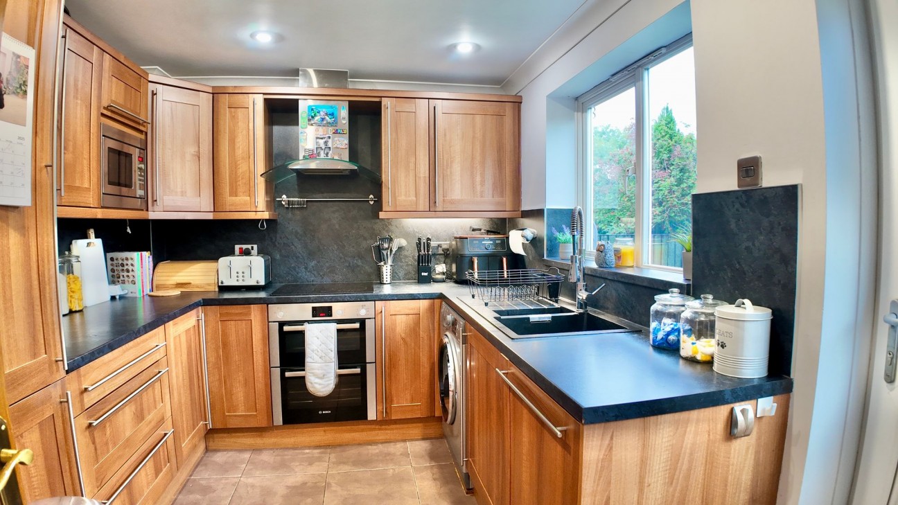 Tir-Berllan, Oakdale, NP12