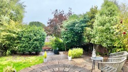 Tir-Berllan, Oakdale, NP12