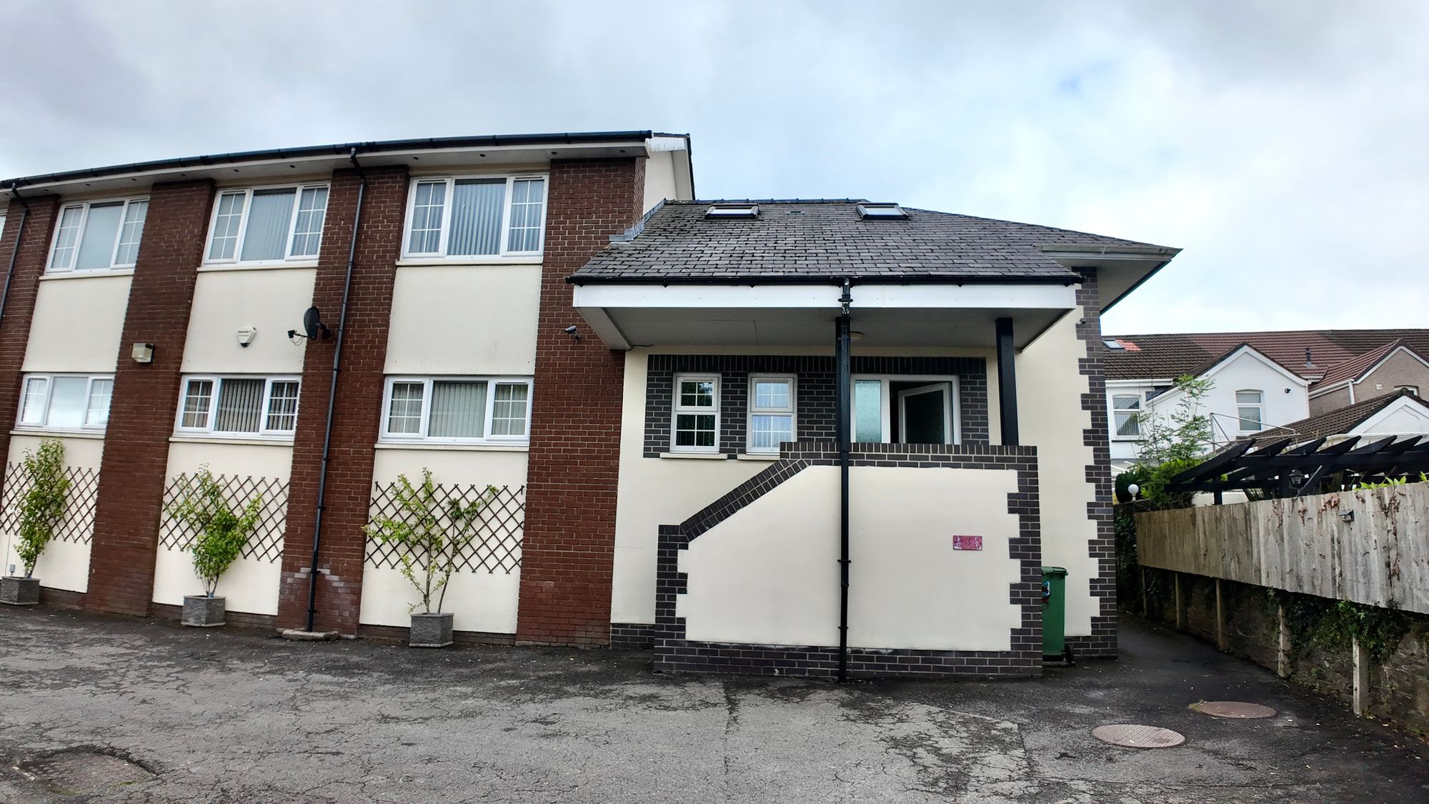 Hall Street, Blackwood, NP12