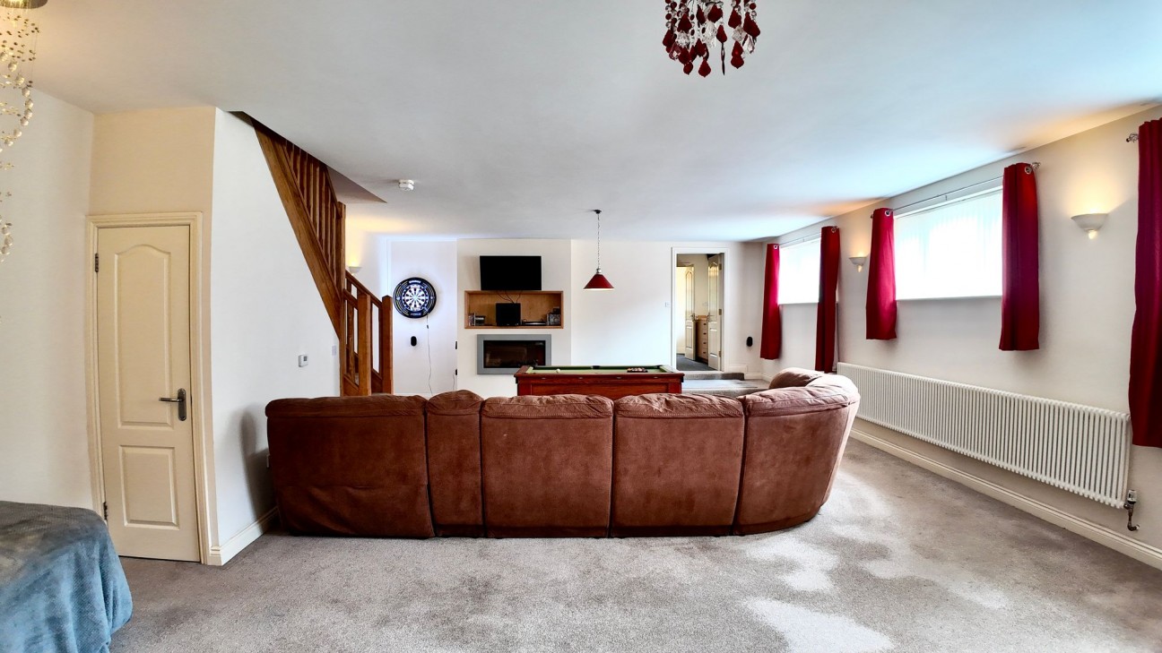 Hall Street, Blackwood, NP12