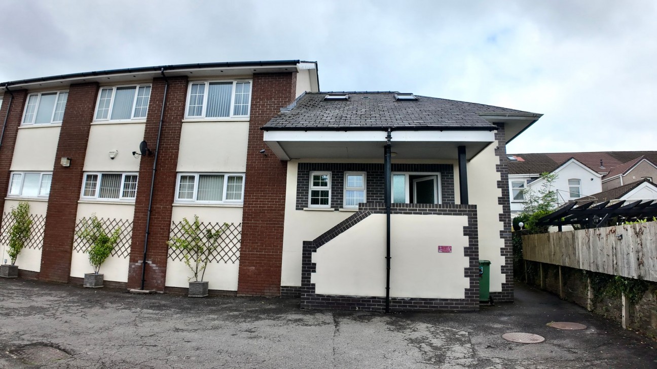 Hall Street, Blackwood, NP12