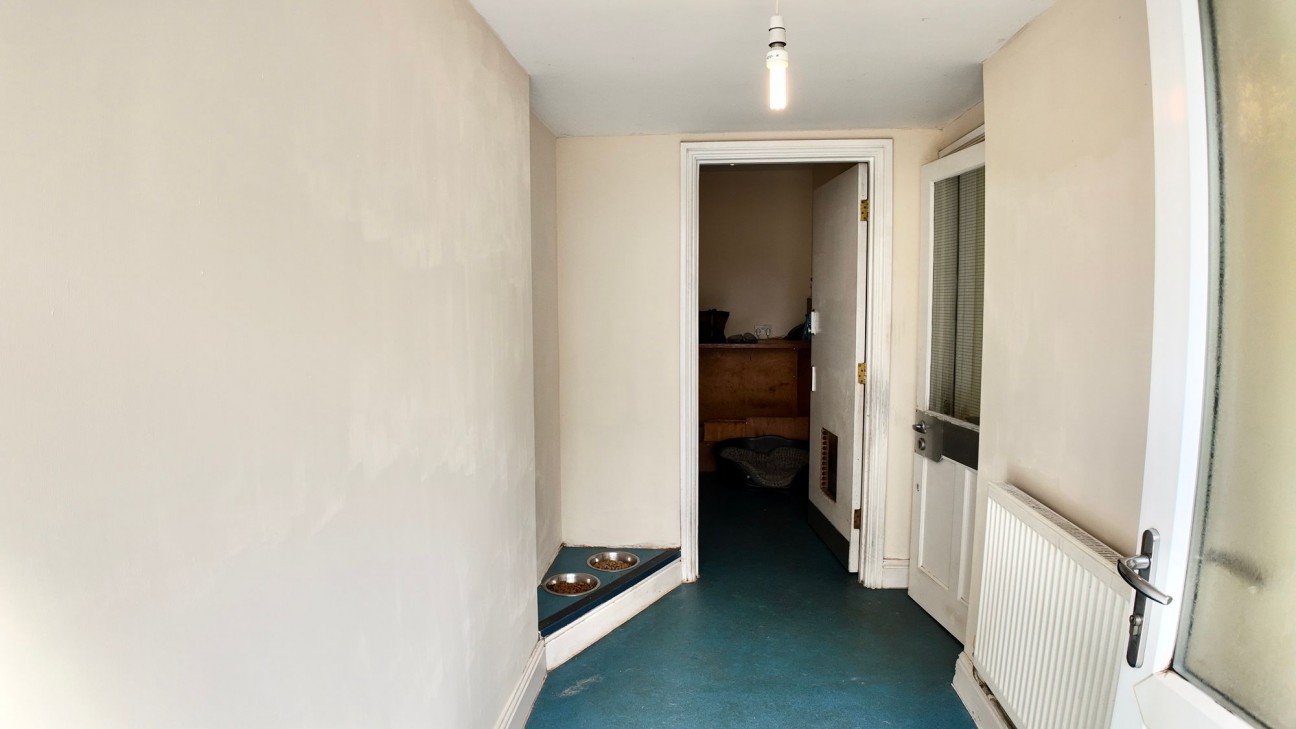 Hall Street, Blackwood, NP12