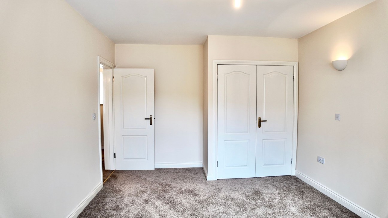 Hall Street, Blackwood, NP12