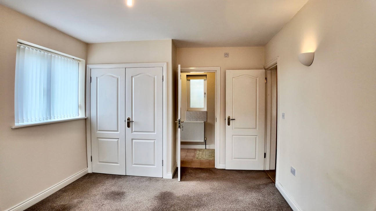 Hall Street, Blackwood, NP12