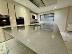 Fairfield, Penperlleni, NP4