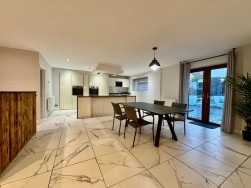 Fairfield, Penperlleni, NP4