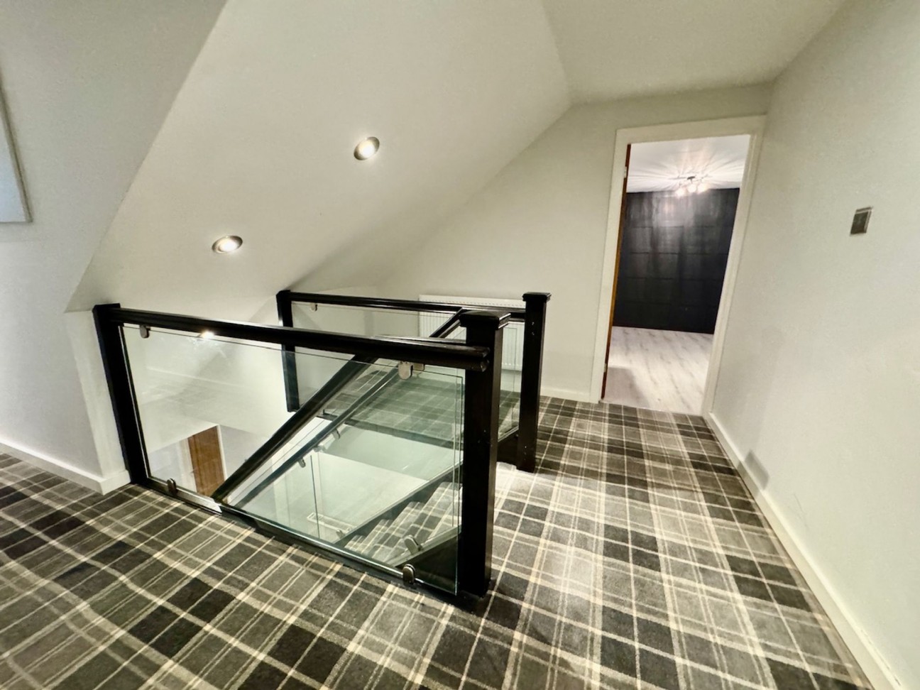 Fairfield, Penperlleni, NP4