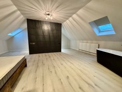 Fairfield, Penperlleni, NP4