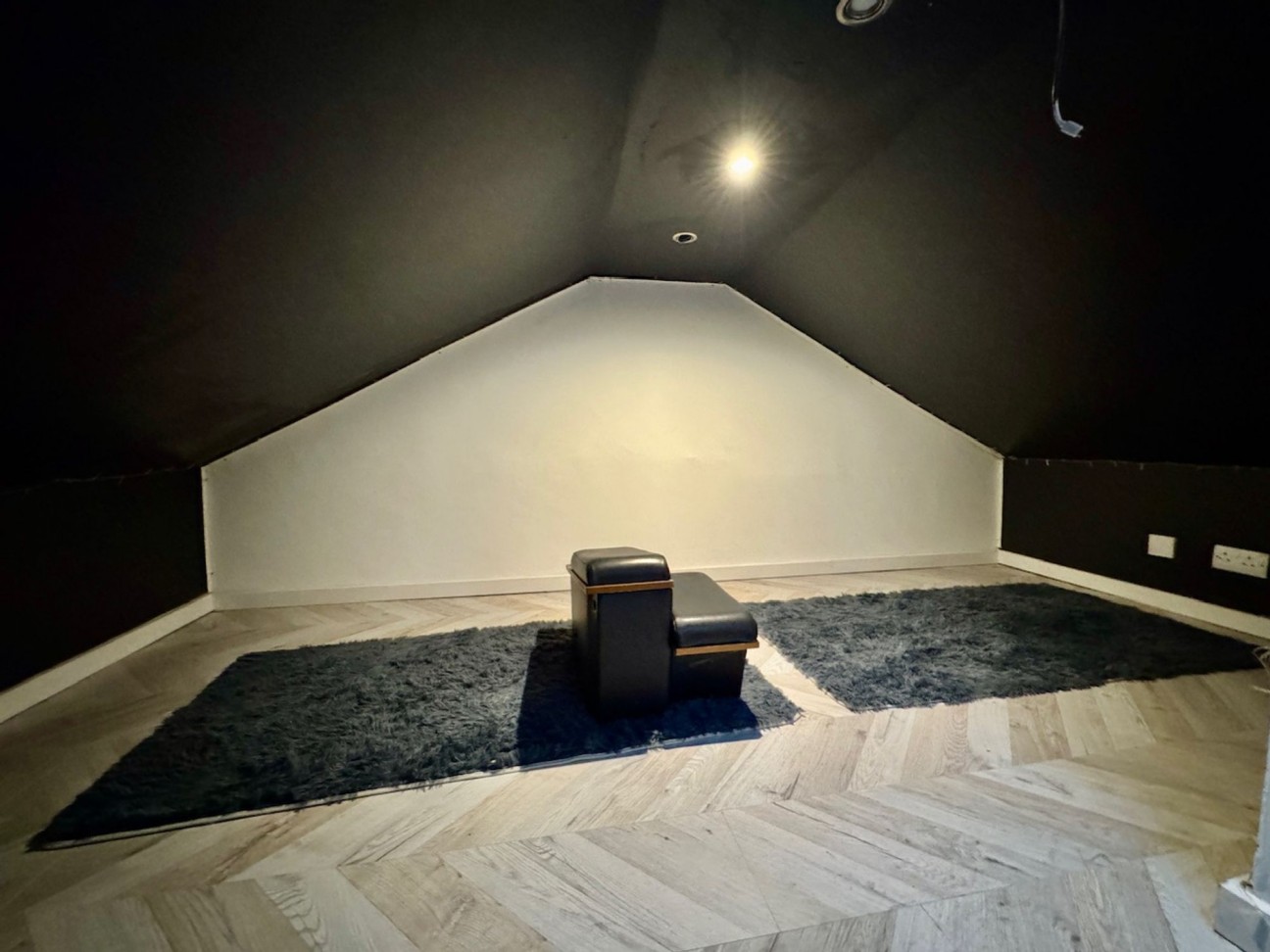 Fairfield, Penperlleni, NP4