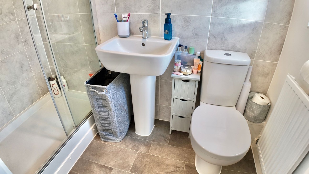 Cae'r Garreg, Oakdale, NP12