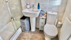 Cae'r Garreg, Oakdale, NP12