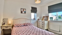 Cae'r Garreg, Oakdale, NP12