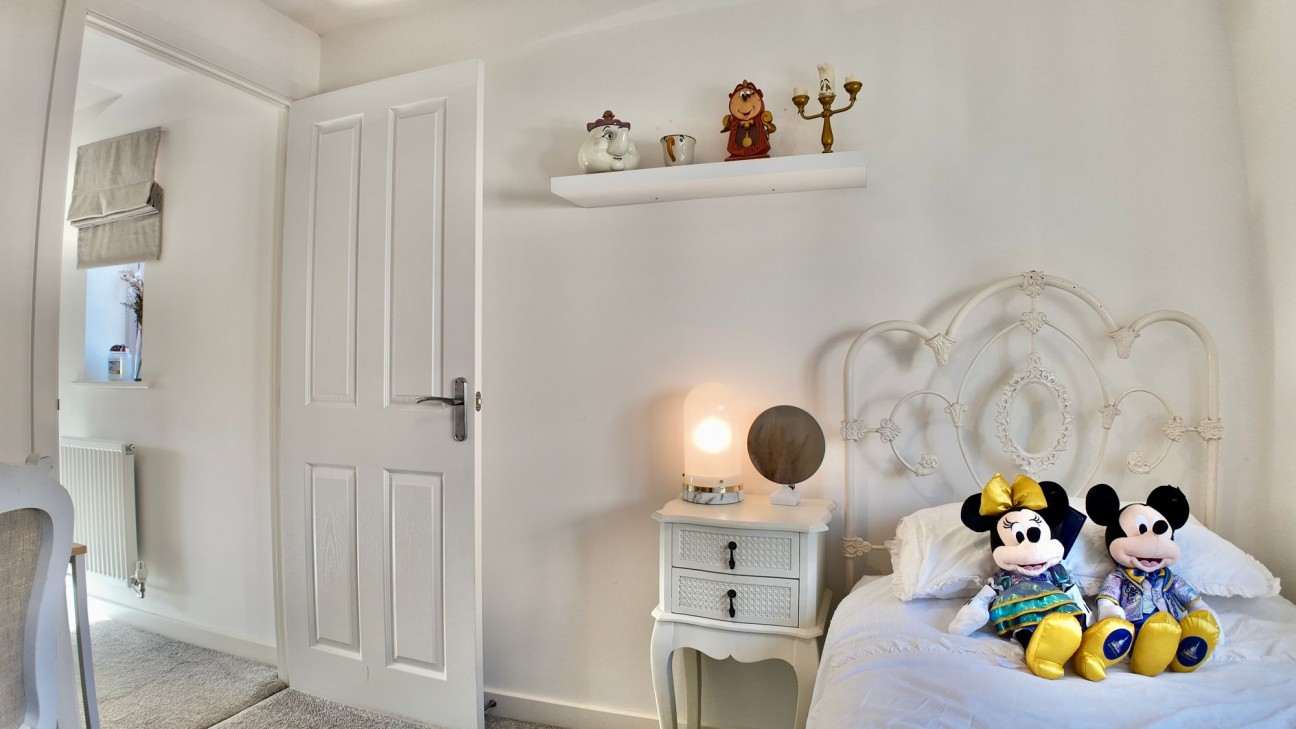 Cae'r Garreg, Oakdale, NP12