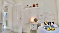 Cae'r Garreg, Oakdale, NP12